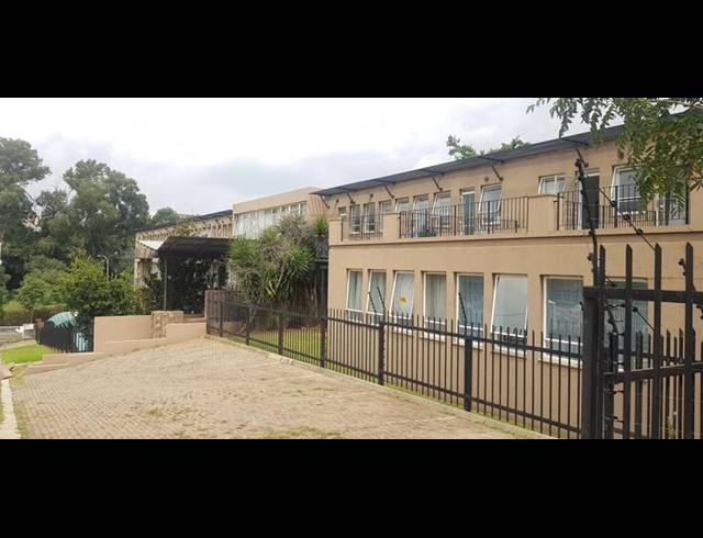 1 BEDROOM APARTMENT FOR SALE IN RICHMOND